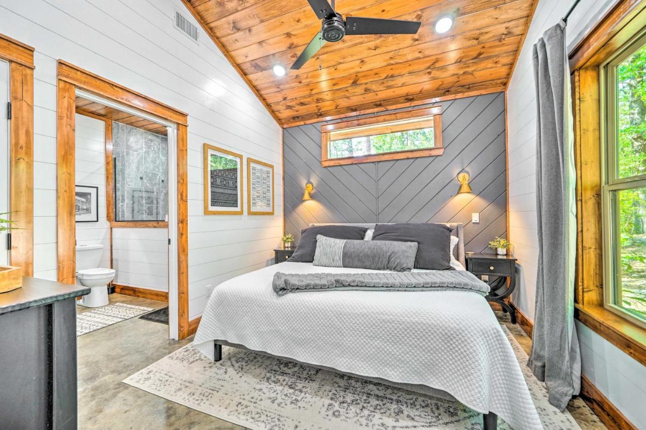 Chic Broken Bow Cabin With Hot Tub And Gas Grill! Exterior photo