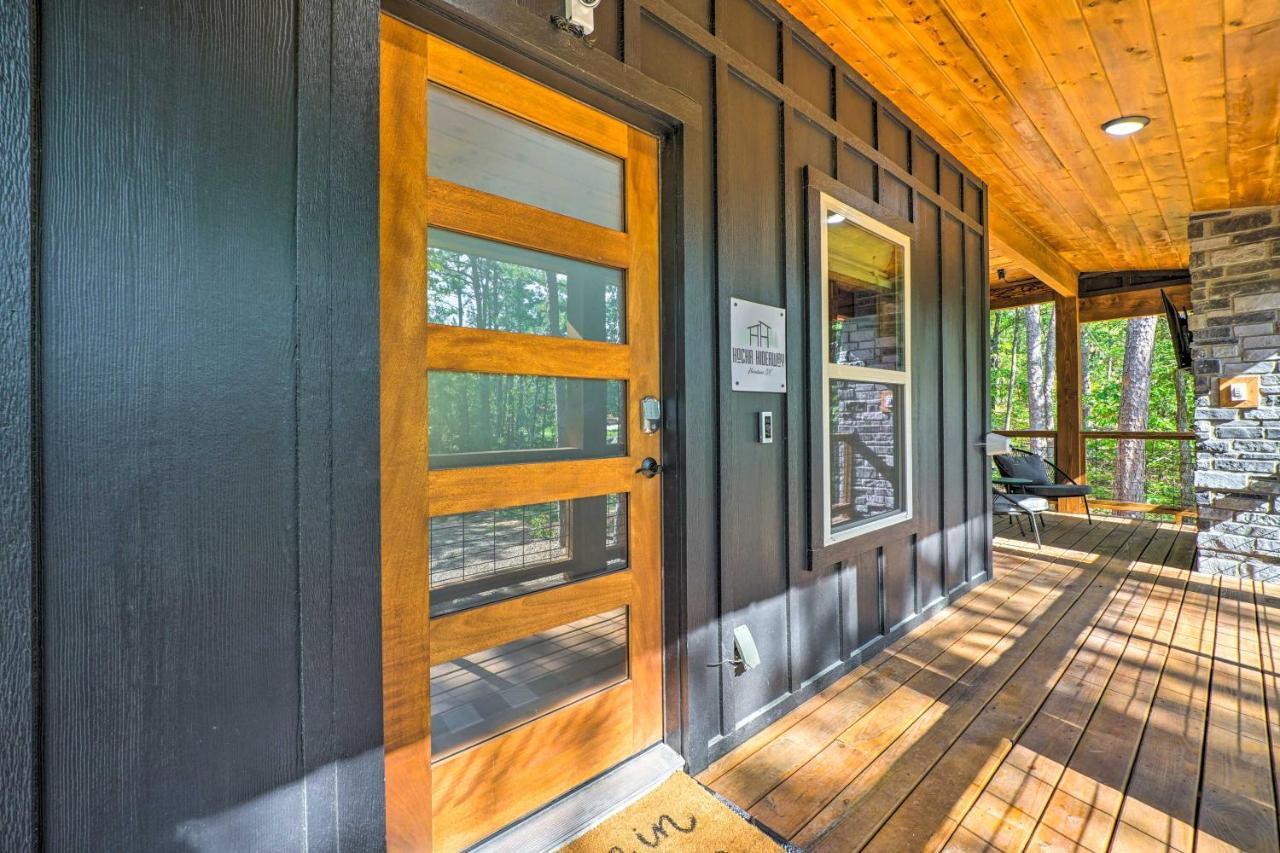 Chic Broken Bow Cabin With Hot Tub And Gas Grill! Exterior photo