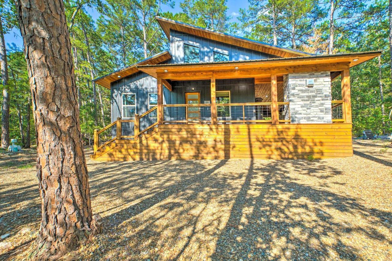 Chic Broken Bow Cabin With Hot Tub And Gas Grill! Exterior photo